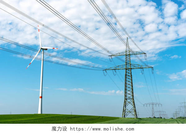 德国出现的电力线和风力涡轮机新能源发电